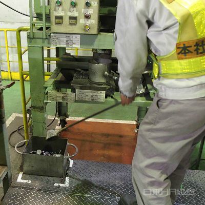 手作り「ひしゃく」で何度も再利用